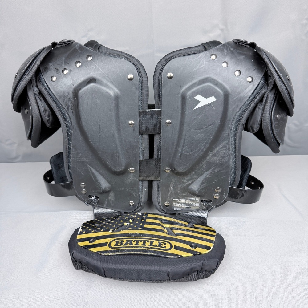 Xenith Flyte Youth Football Shoulder Pads Small Black with Battle Back Plate